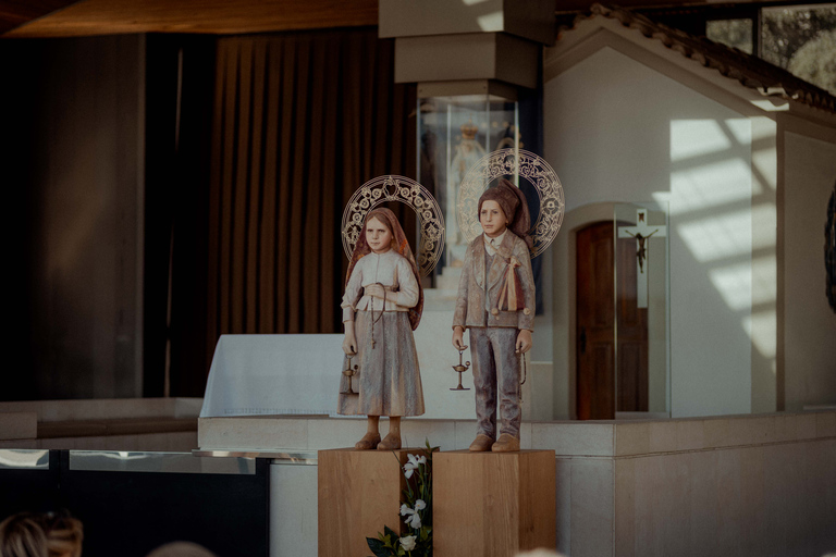 De Lisbonne: excursion d'une demi-journée à FátimaLes merveilles de Fatima : visite de la capitale religieuse