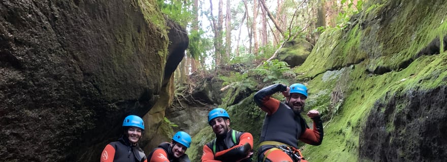 Flores : Canyoning avec guide et goûter - Ilhéus Inferior