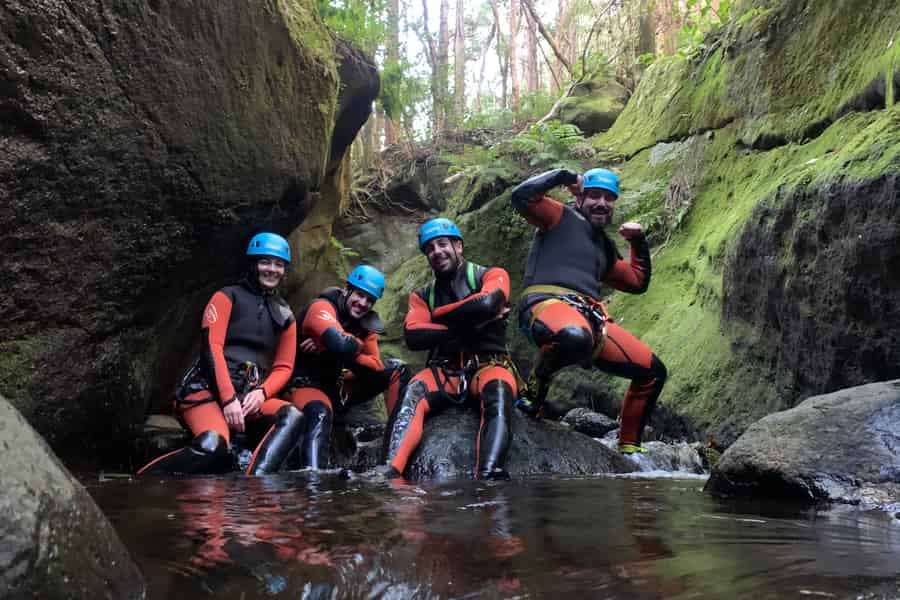 Flores: Canyoning mit Guide und Snack - Ilhéus Inferior. Foto: GetYourGuide