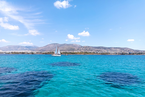 Atenas: Cruzeiro de catamarã com almoço leve e vinho