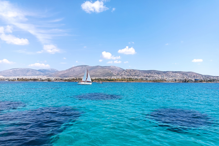 Atenas: Crucero en Catamarán con Comida Ligera y Vino