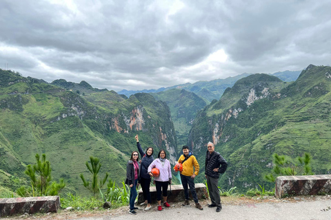 3-Day Deluxe Ha Giang Loop to All Highlights, Stay Resort 4* Tour with 2-way Limousine Tickets included