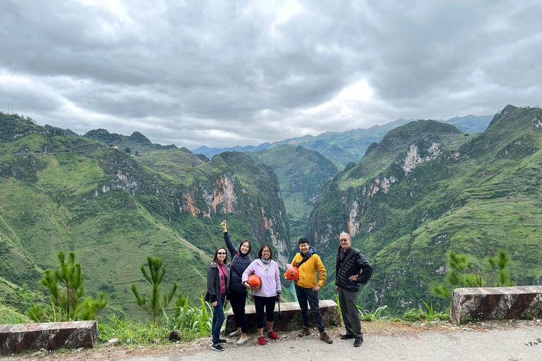 3-Day Deluxe Ha Giang Loop to All Highlights, Stay Resort 4* Tour with 2-way Limousine Tickets included