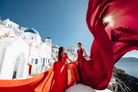 Santorin : Photoshoot en robe volante privée