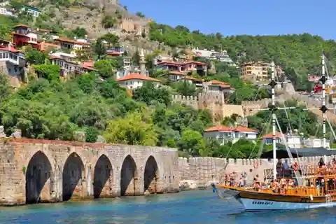 Alanya: Relax Boat Trip With Lunch & Swimming