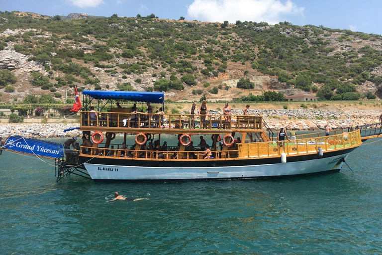 Alanya: Passeio de barco relaxante com almoço e nataçãoTraslado dos hotéis