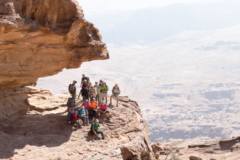 Depuis le Wadi Rum : 2 jours de randonnée et d'excursion en jeep