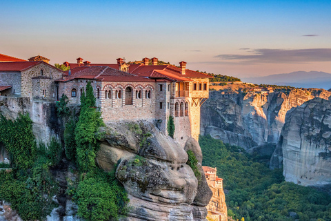 Atene: escursione di 2 giorni a Meteora con tour guidato e hotel