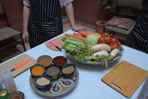 Marrakech: Aula de culinária marroquina com uma família local