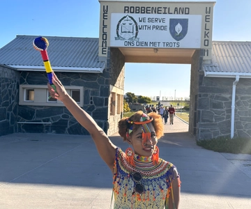 Cape Town: Robben Island & Table Mountain w/Hotel Transfer