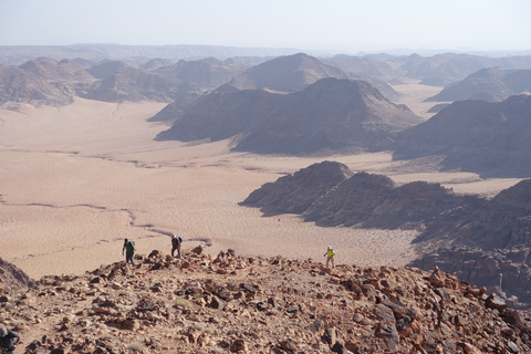 Wandeling naar de hoogste berg van Jordanië, Umm Ad Dami met Stay