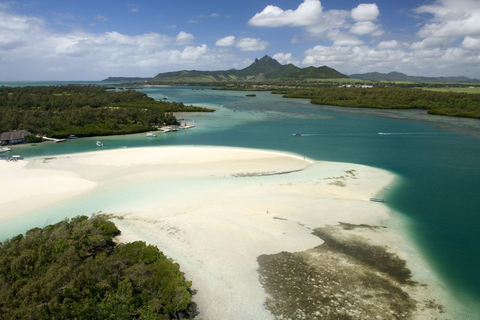 Ile Maurice : excursion en catamaran sur l'Ile Aux Cerfs avec déjeuner et transfert