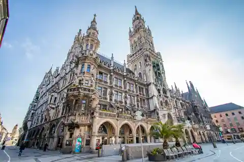 Munich: Express Walk with a Local in 90 minutes