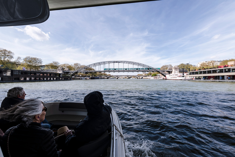 Paris: Private Seine River Cruise Paris: Private Seine River Cruise with Guide