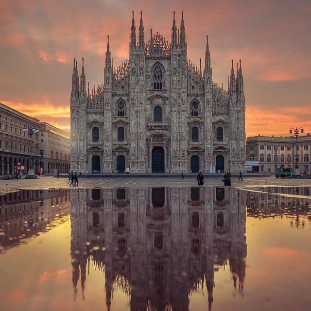 THE BEST OF MILAN 2023: SUNSET ON THE ROOFTOP OF THE DUOMO