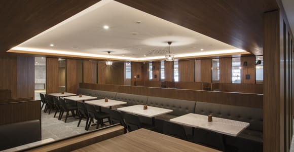Melbourne Airport: Premium Lounge Entry (T2 Departures)