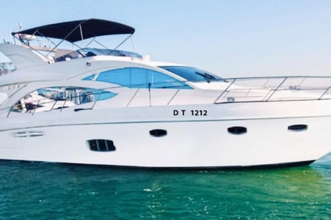 Dubai: 2-stündige Charter Cruise Tour auf einer Yacht