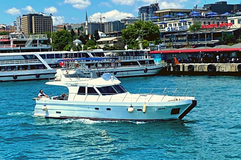 İstanbul: Bosporus-Kreuzfahrt mit Privatyacht