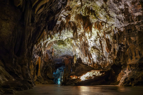 Da Lubiana: Lago di Bled e Grotte di Postumia con biglietto d&#039;ingresso