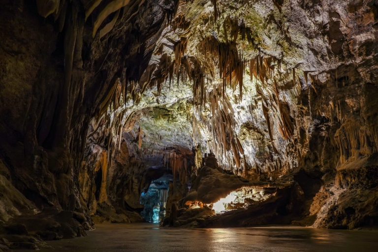 Grotte de Postojna (billets inclus) et excursion d'une journée au lac de Bled