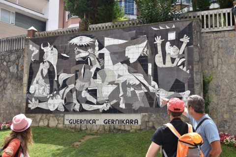 Wandeltocht door Gernika: Oorlog en VredeGernika-Lumo-wandeltocht: geniet van de Baskische geschiedenis