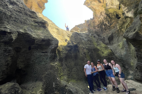 Depuis San Juan : Journée complète d'aventure dans les grottes et les chutes d'eau