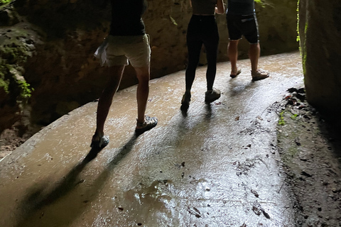 Depuis San Juan : Journée complète d'aventure dans les grottes et les chutes d'eau