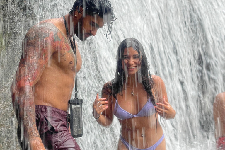 Depuis San Juan : Journée complète d'aventure dans les grottes et les chutes d'eau