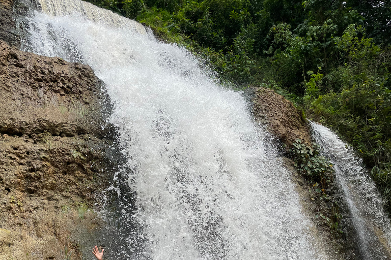 Depuis San Juan : Journée complète d'aventure dans les grottes et les chutes d'eau
