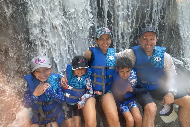 Depuis San Juan : Journée complète d'aventure dans les grottes et les chutes d'eau