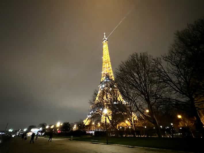 eiffel tower self guided tour