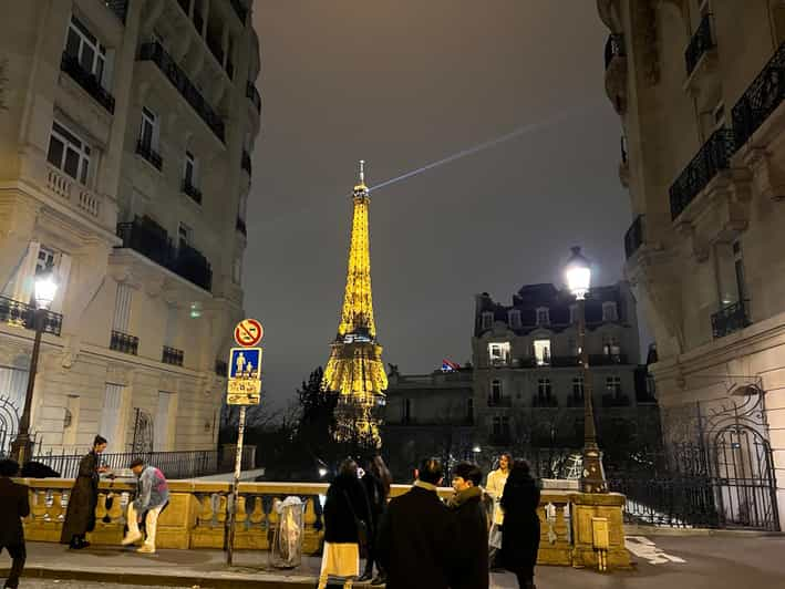 eiffel tower self guided tour