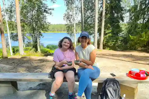 Depuis Helsinki : Excursion à la cueillette des baies dans un parc national