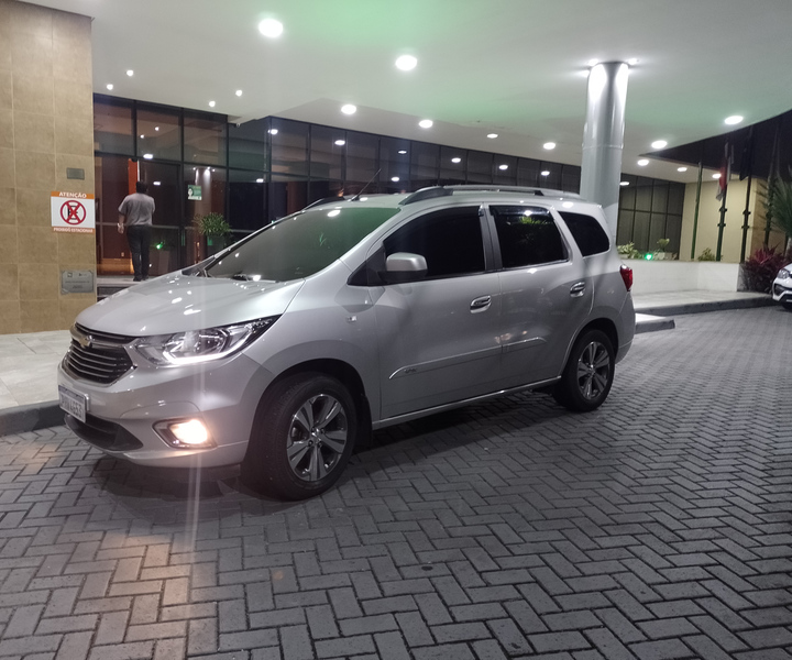 Serviços de transfers privado Aeroporto -hotel 24h