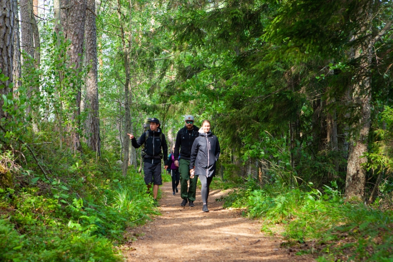 Visita privada al Parque Nacional y al casco antiguo de Porvoo desde Helsinki