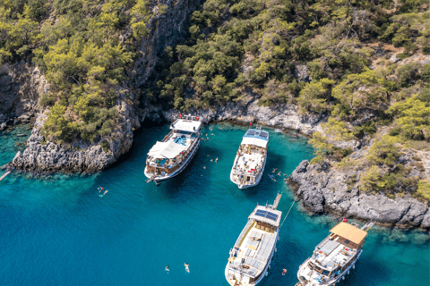 Fethiye: Private Boat Tour with Swim Stops, Tea, and Fruit