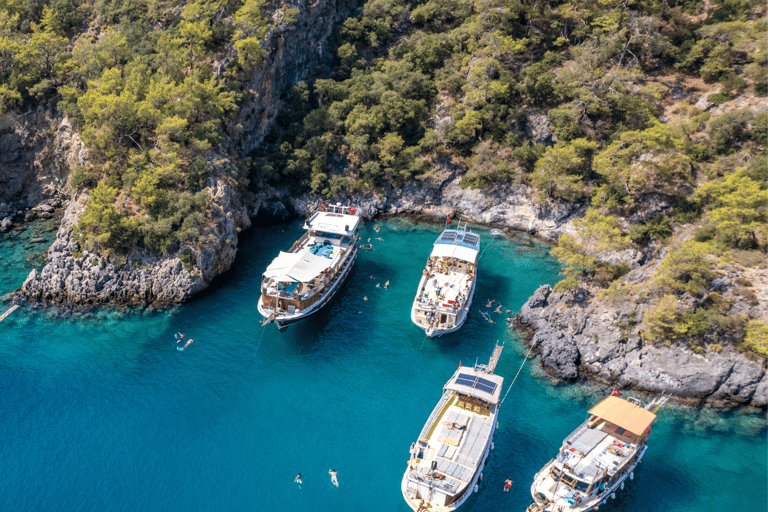 Fethiye: Private Boat Tour with Swim Stops, Tea, and Fruit