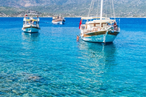 Fethiye: Private Boat Tour with Swim Stops, Tea, and Fruit