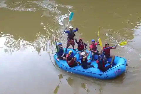 De Medellín: excursão combinada de parapente e rafting