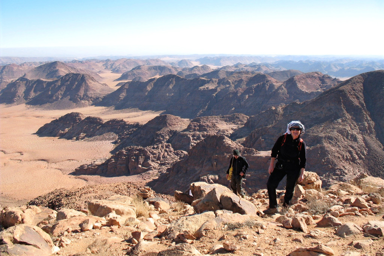 Wandeling naar de hoogste berg van Jordanië, Umm Ad Dami met Stay