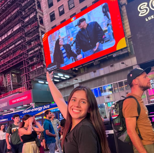 How do I show pictures on Times Square?