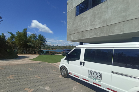 Medellín: Minivan rental 8 PAX, with Tour Guide DriverMedellín: Minivan rental 8 PAX, with driver tour guide