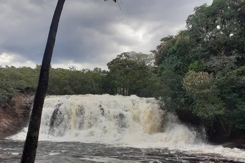 Excursión privada a las cascadas Iracema y Asframa