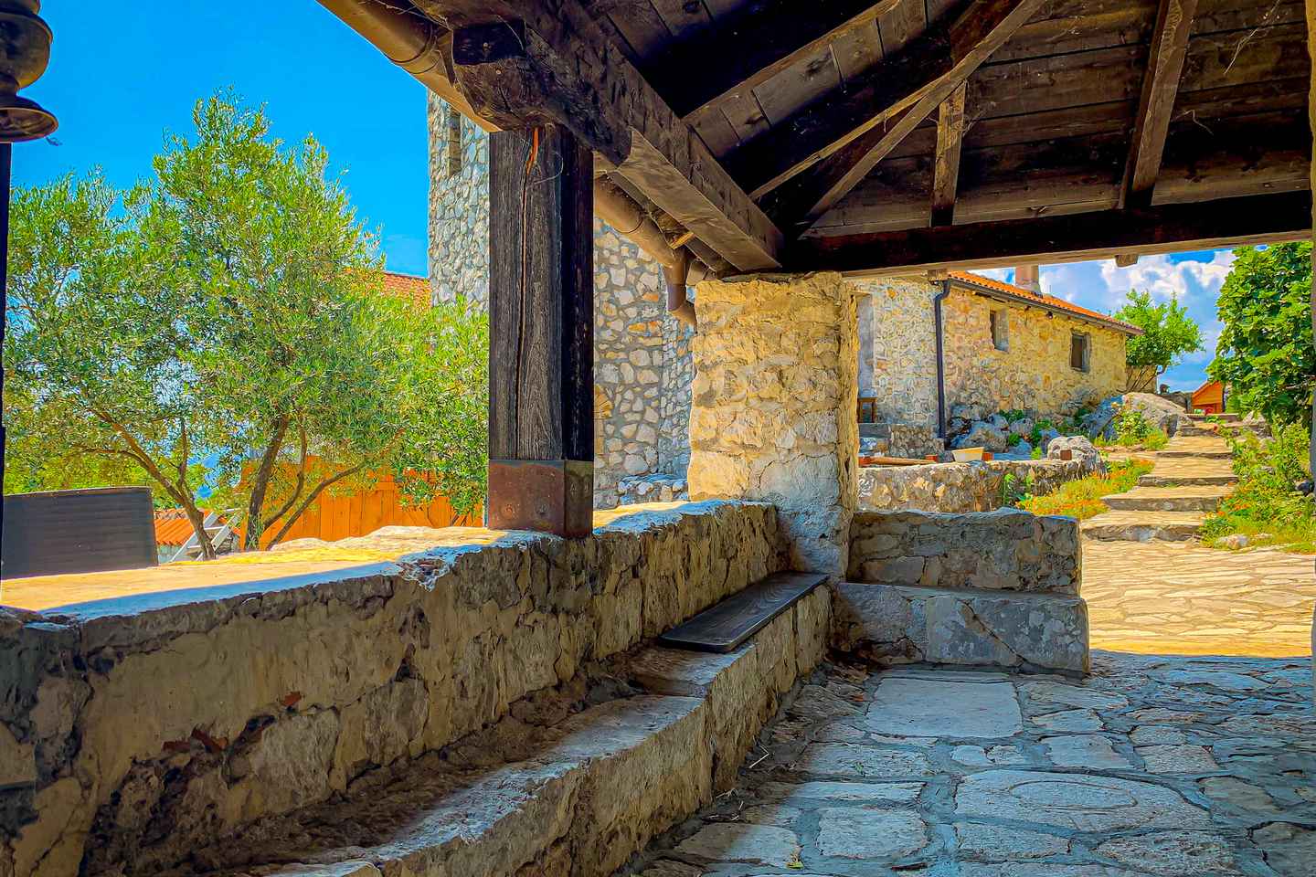 Virpazar: Skadar Lake PRIVATE Boat Tour to KOM MONASTERY