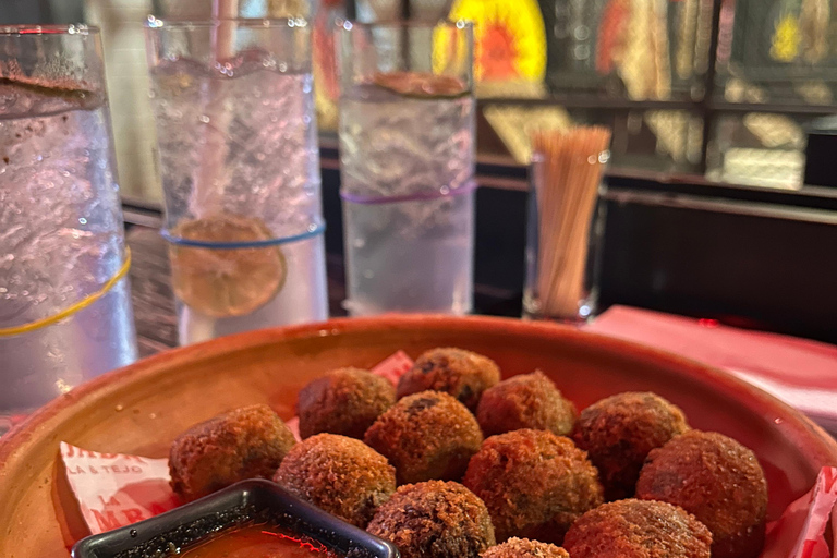 Tejo and Salsa Tour in Bogotá I knit the Embassy