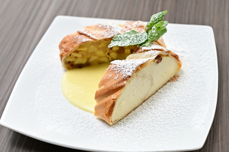 From Vienna: Dürnstein and Wachau Cruise Cruise with Breakfast and Lunch