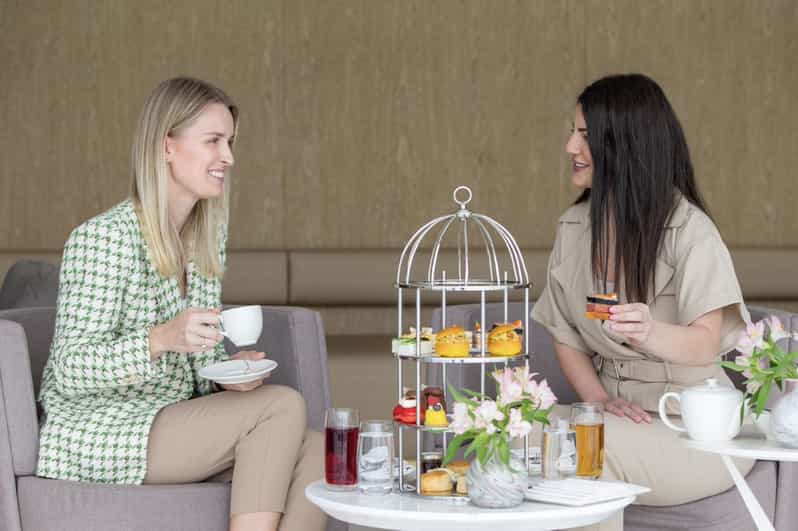 Dubai: The View at The Palm High Tea, salon VIP și bilet de intrare ...