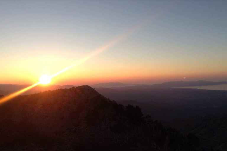 Corfú: Excursión al Atardecer por el Noroeste de la Isla con el Museo del Aceite de Oliva