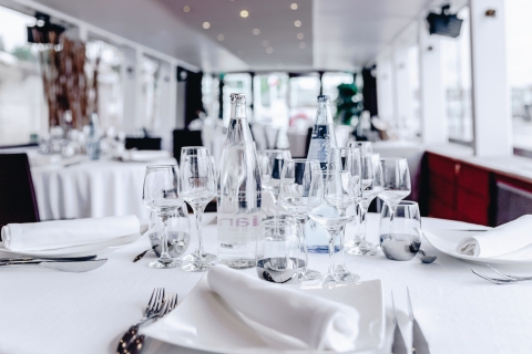 París: Cena romántica en crucero italiano por el Sena21.30 h Cena en la Trattoria Spritz