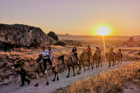 Cappadocia: Valleys Highlights Camel Tour with Hotel Pickup İn Day Time Camel Tour